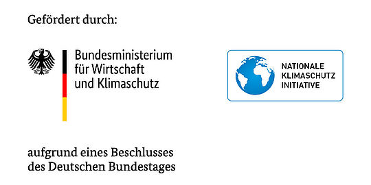 Ein Schild, welches über die Förderung durch das Bundesministeriums für Wirtschaft und Klimaschutz informiert.