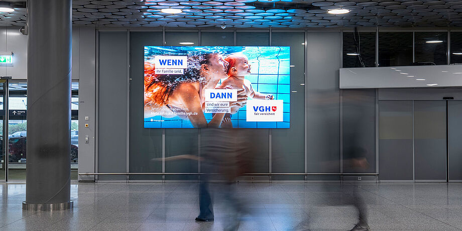 Werbefläche Digital Videowall in der Ankunftebene