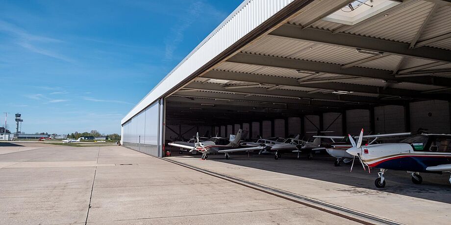 Ansicht Flugzeughallen am GAT