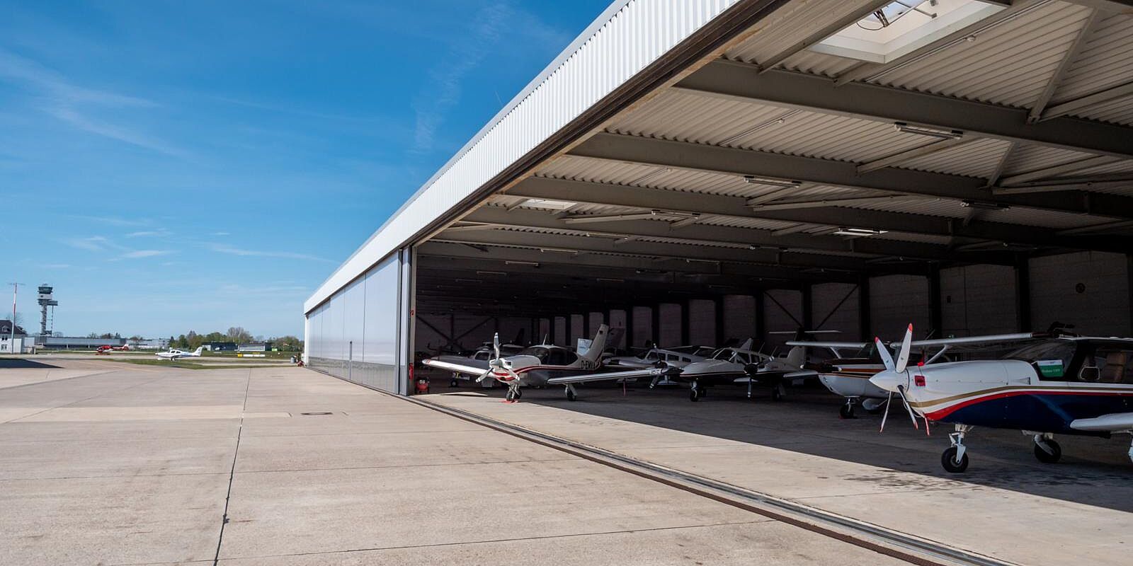 Ansicht Flugzeughallen am GAT