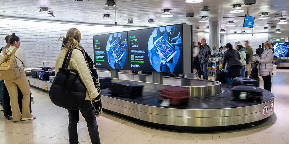 Werbefläche Digital Screens im Gepäckrückgabebereich