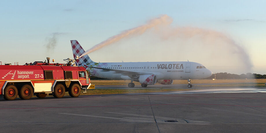 Wassertaufe der Volotea am HAJ