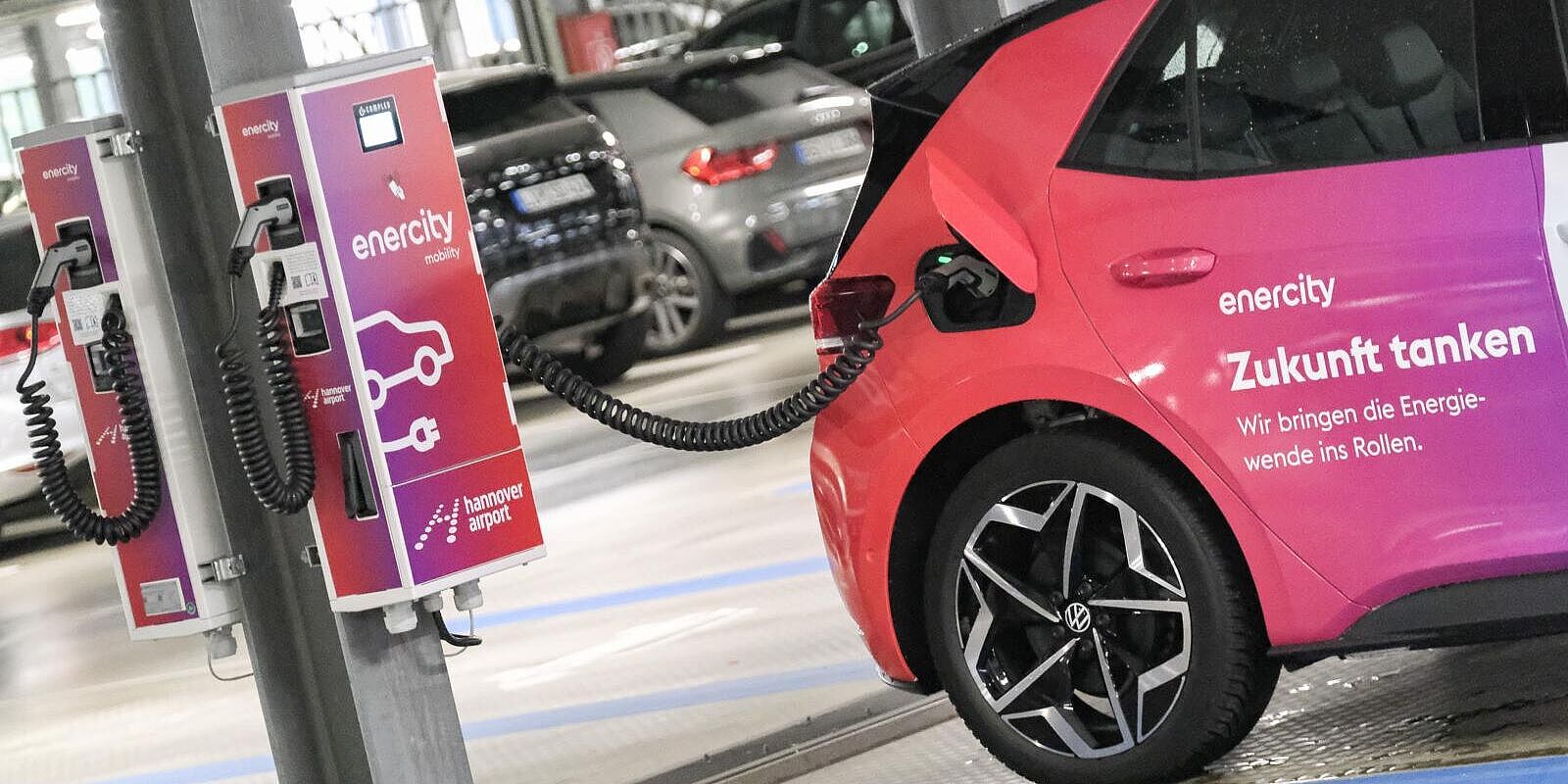 Bild einer Ladestation im Parkhaus